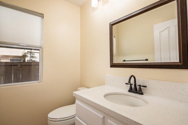 Building Photo - 1 Quebec