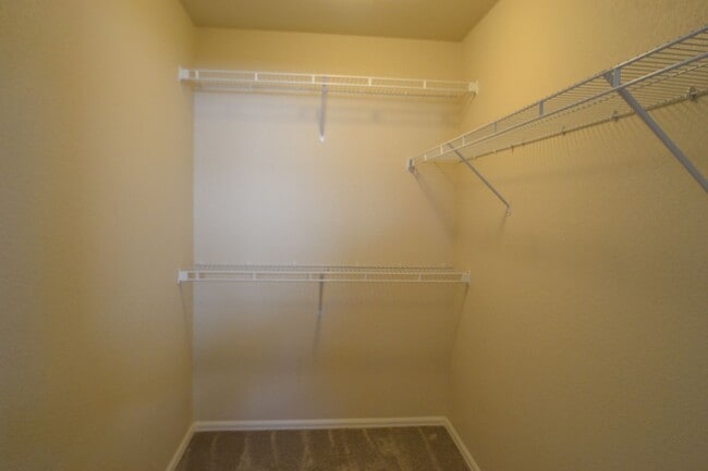 Building Photo - 3 Bed 2.5 Bath w/AC - MileStoneRES