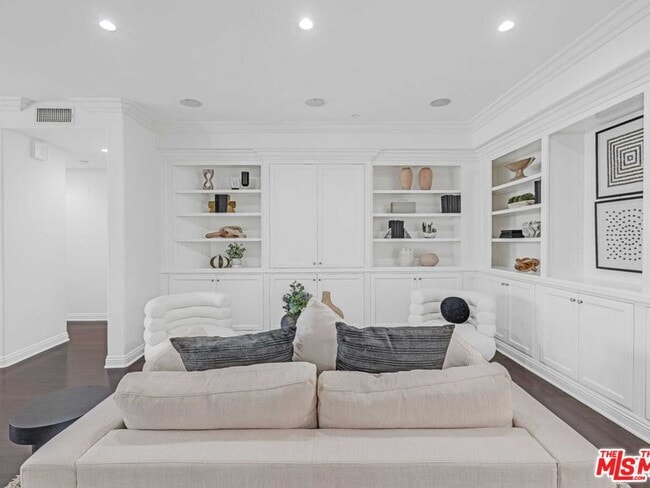 Building Photo - 143 N Arnaz Dr