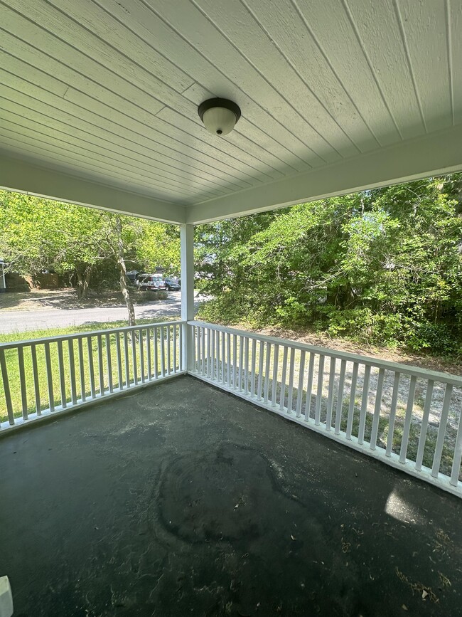 Building Photo - 2309 Lorraine Dr