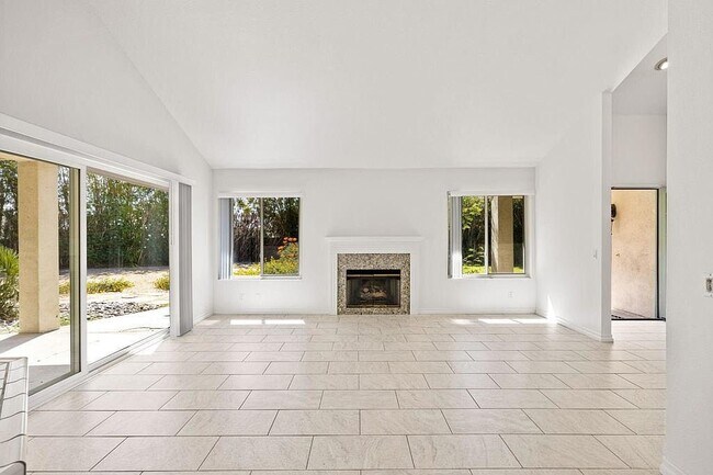 Building Photo - 43520 Via Magellan Dr