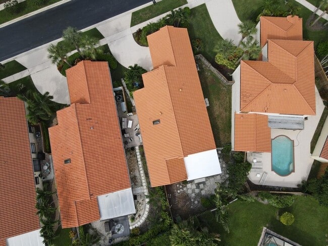 Building Photo - 2668 La Lique Cir