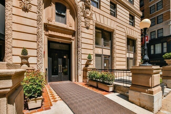 Building Photo - 21 Beacon St