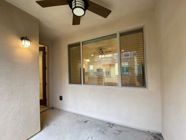 Building Photo - 3 bed, 3.5bath wihtin The Pacific Ridge Community in Oceanside