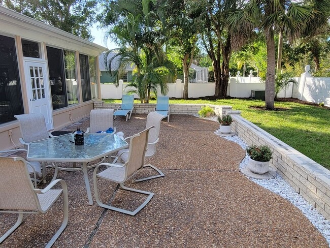 Building Photo - 3/2 UNFURISHED HOME LOCATED IN BOCA GRAND COUNTRY CLUB