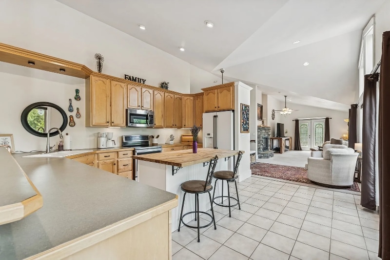 Building Photo - 356 S Many Lakes Dr