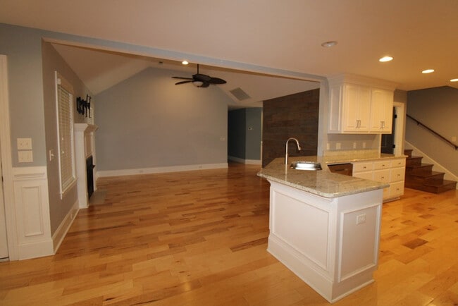 Building Photo - 2930 S Wise Dr