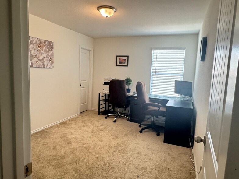 Building Photo - 4414 Acerno St