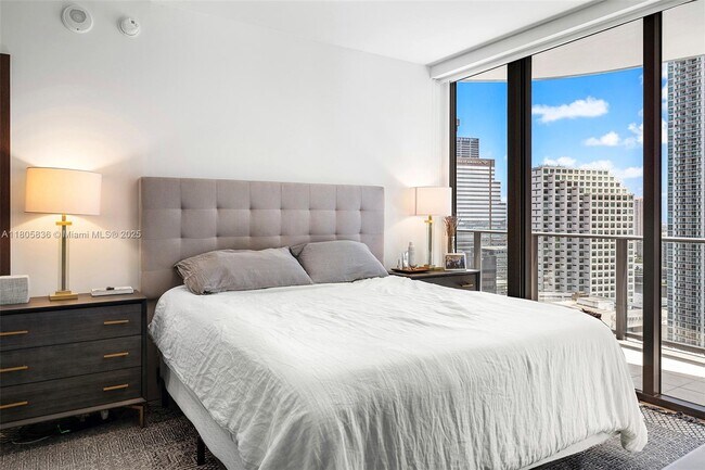 Building Photo - 1000 Brickell Plaza