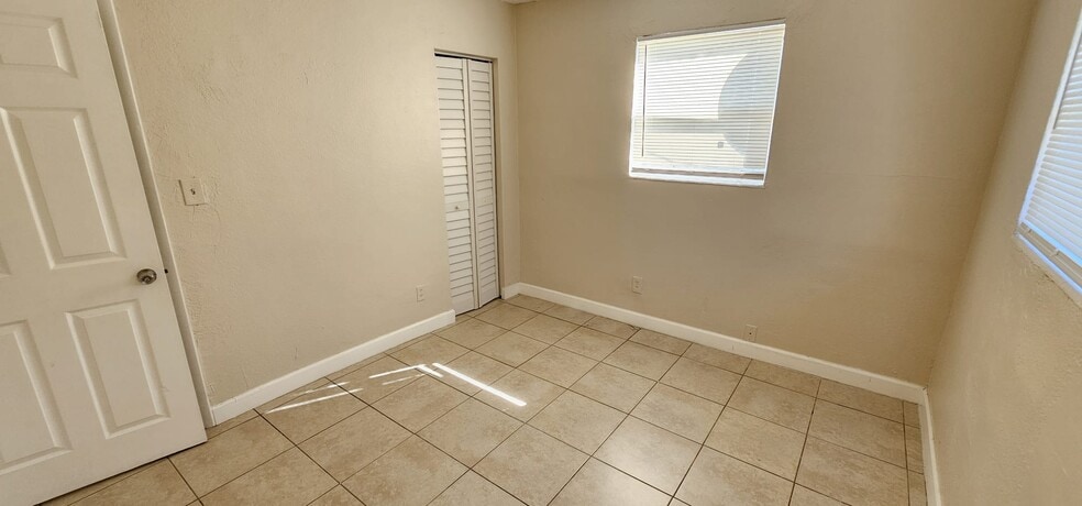 Building Photo - 2860 NW 15th St