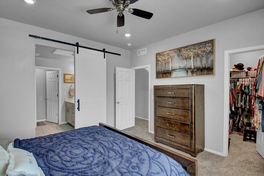 Building Photo - 12121 W 57th Dr