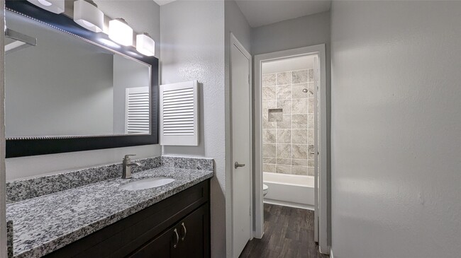 Building Photo - 5711 Sugar Hill Dr