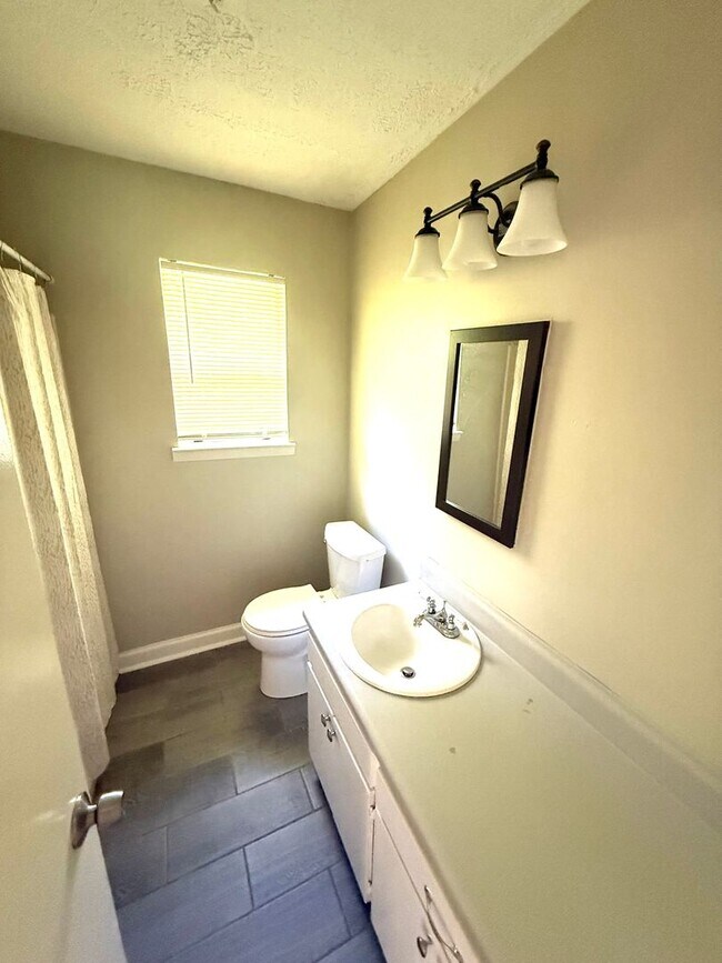 Building Photo - ** 2 Bed 1 Bath located in Ramer** Call 33...