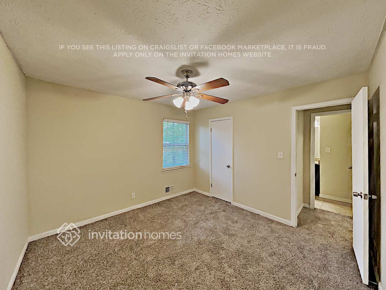 Building Photo - 2462 Lakewood Dr NW