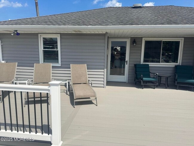 Building Photo - 46 Longpoint Dr