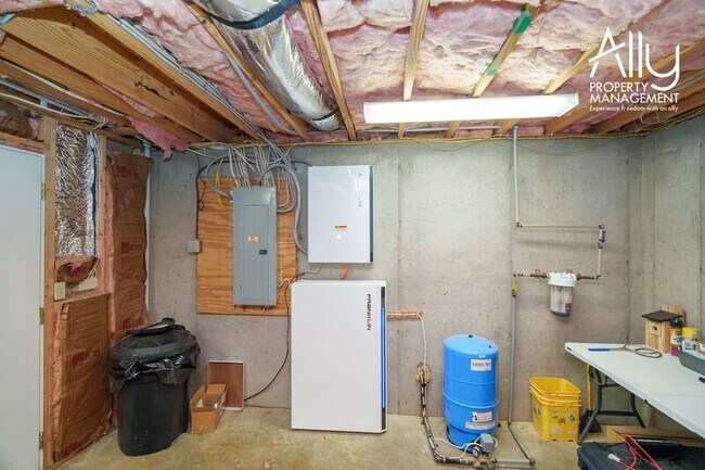 Building Photo - 2733 Southern Hills Ct