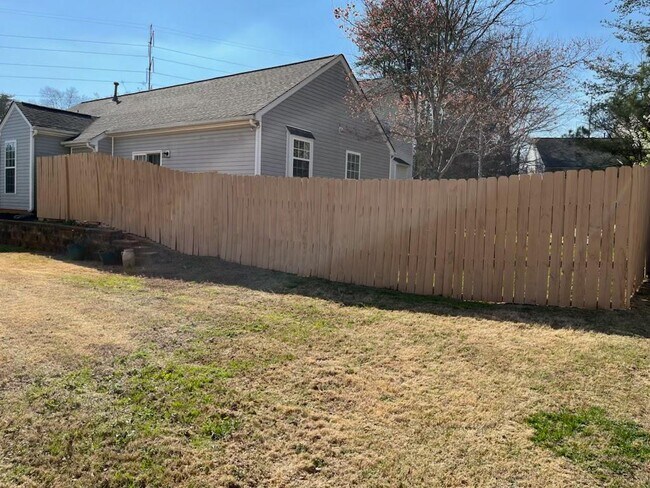 Building Photo - 4 Maravista Ave