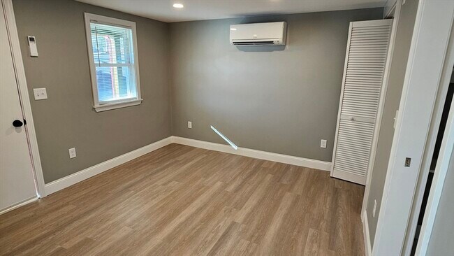 Building Photo - 825 Scenic Hwy