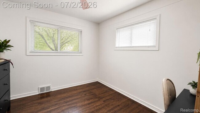 Building Photo - 25038 Chernick St