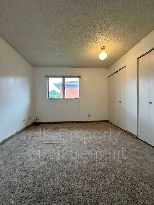 Building Photo - 3516 11th Ave S