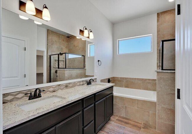 Building Photo - 14741 Tierra Harbor Ave