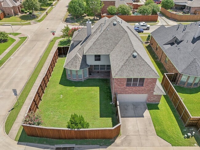 Building Photo - 11295 Apple Valley Dr