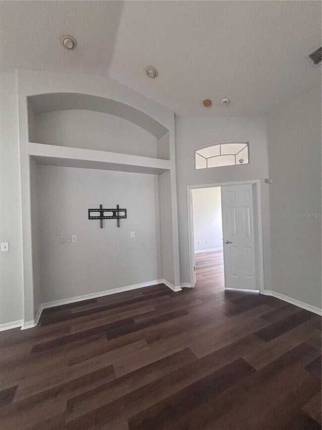 Building Photo - Davenport Home