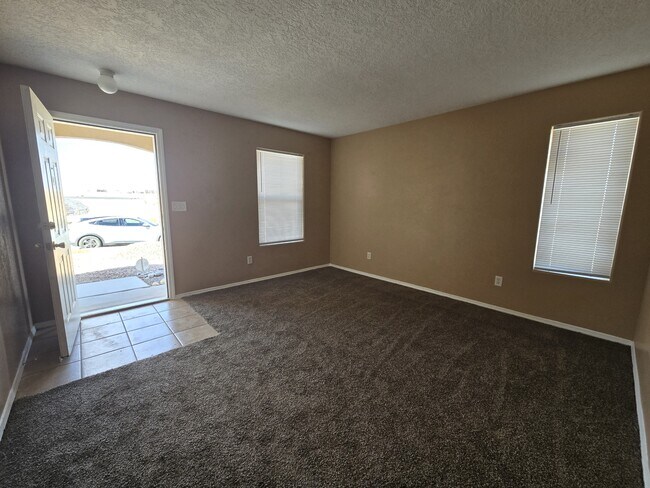 Building Photo - 3984 Rancher Loop NE