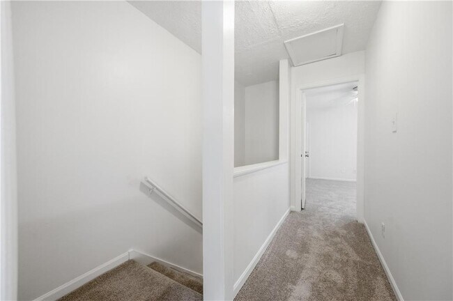 Building Photo - 1677 Wynndowne Trail