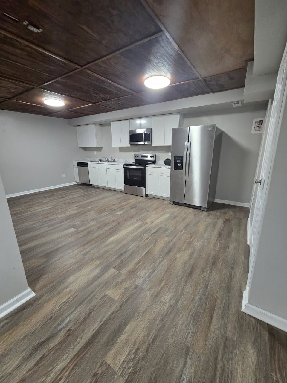 Building Photo - Room in House on Barrett Springs Dr