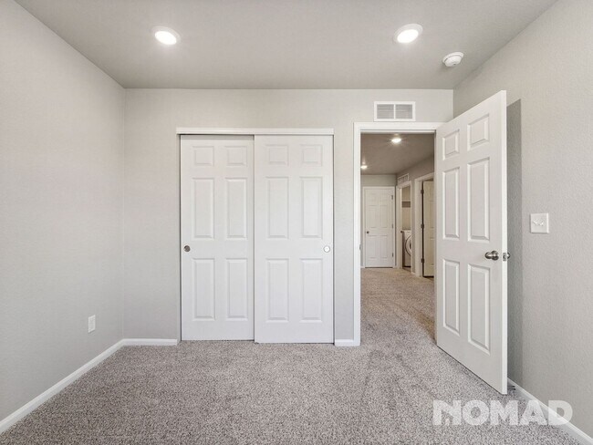 Building Photo - 6112 N Lisbon St