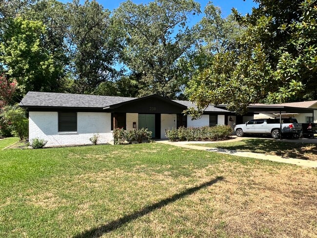 Primary Photo - 2311 Brookhaven Dr