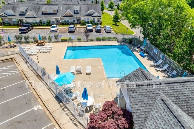 Building Photo - 1544 Tiana Way