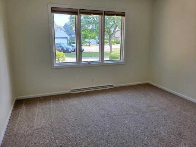 Building Photo - 2333 Cumberland Ct