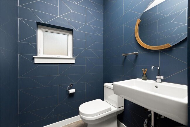 Building Photo - 902 Garden Villa Ct