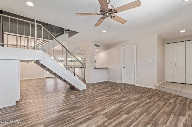 Building Photo - 5121 N Granite Reef Rd