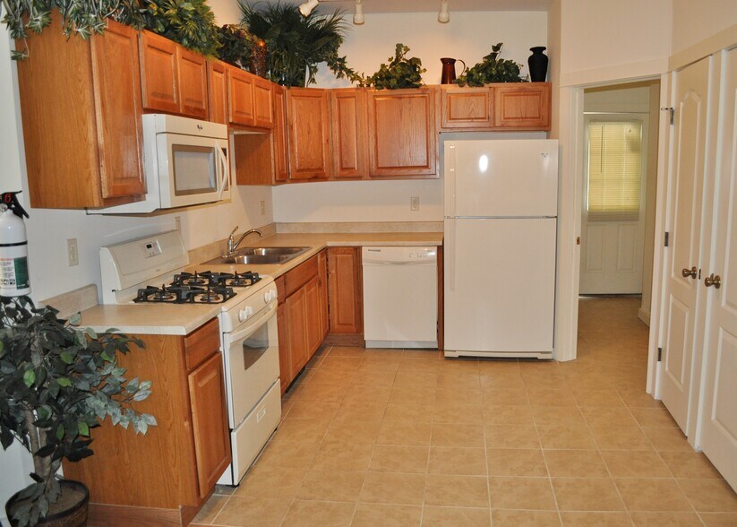 Building Photo - 103 Highland Pl
