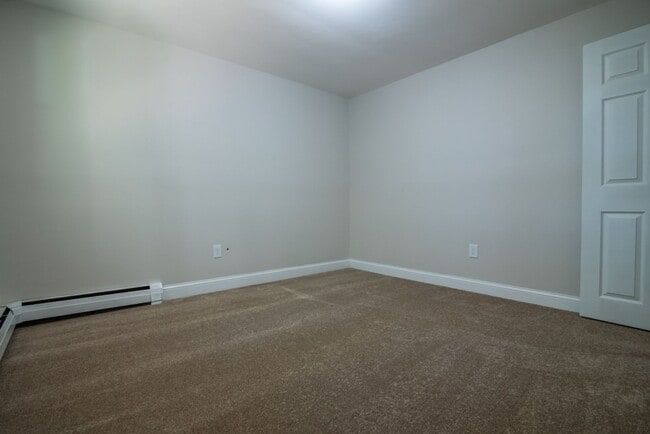 Building Photo - 11 Chatham St