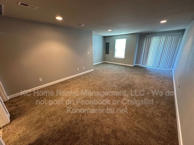 Building Photo - 10541 Kane Dr