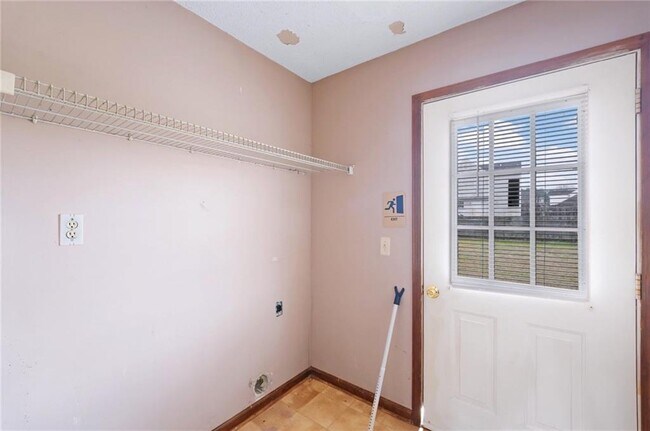 Building Photo - 124 Evergreen Trail SE