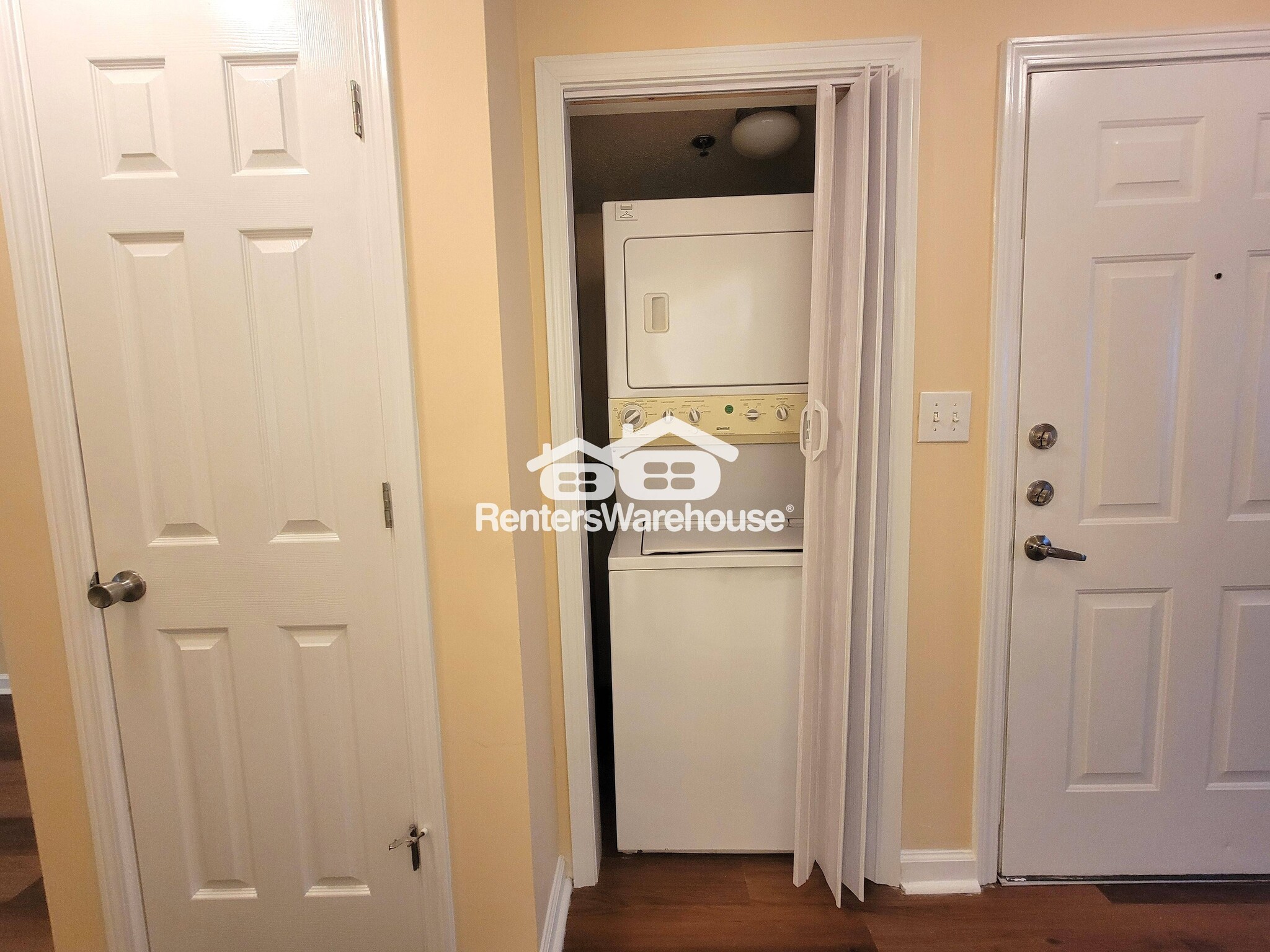 Building Photo - 245 Amal Dr SW