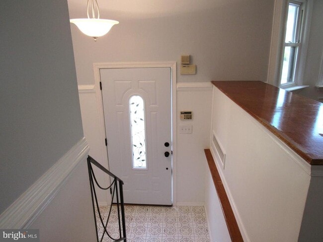 Building Photo - 5515 Helmont Dr
