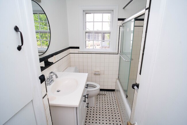 Building Photo - 1114 8th Ave