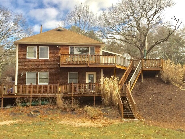 Building Photo - 24 Soule Ave