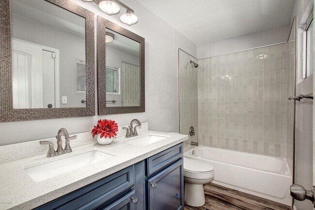 Building Photo - Beautiful Phoenix home