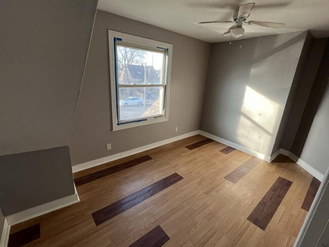 Building Photo - 4764 N 50th St