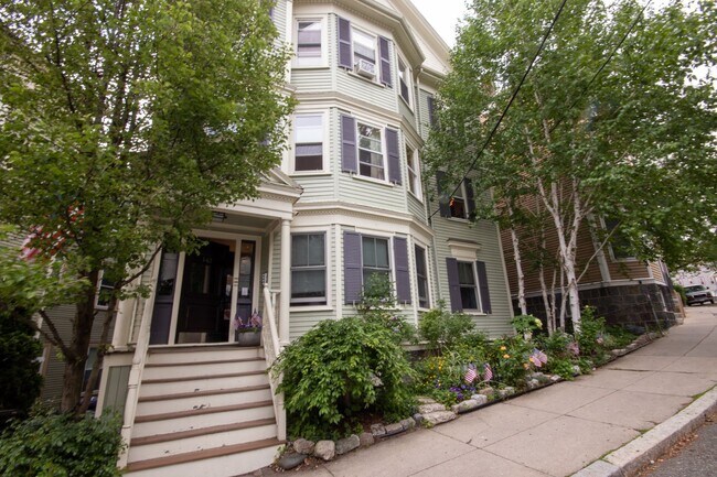 Building Photo - Spacious 4-Bedroom in Mission Hill | In-Unit Laundry | Available 9/1