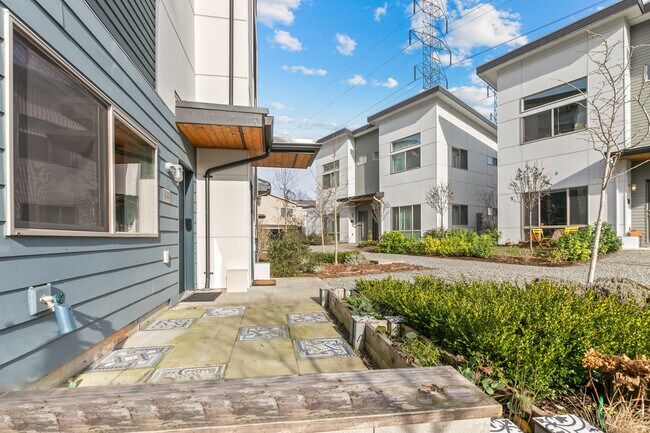 Building Photo - 4244 S Greenbelt Station Dr