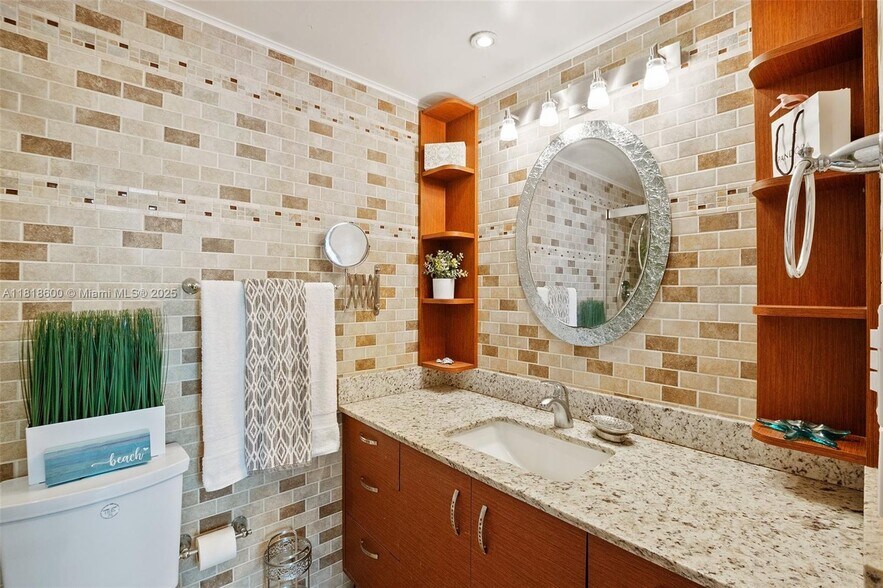 Building Photo - 3001 S Ocean Dr