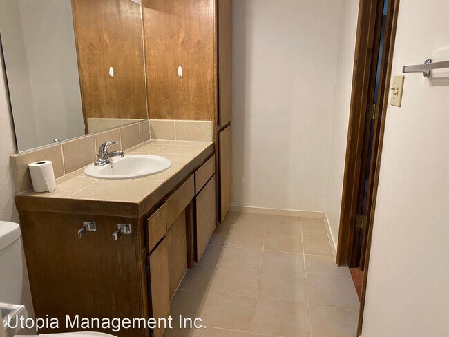 Building Photo - 3 br, 3 bath House - 465-520 Elysian Valle...